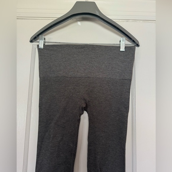 BLANQI Sport Support Dark Gray Hipster Cuffed Athletic Leggings​ - Picture 4 of 7